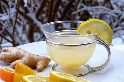 Напій з імбиру, яблука та лимону очистить кишечник від токсинів