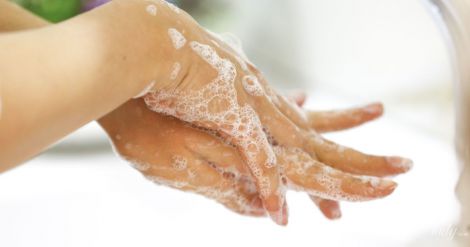 Жінки старанніше миють руки