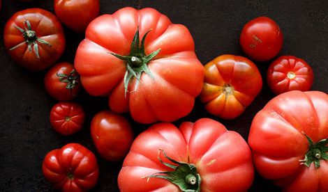 Лікар пояснила, як перевірити помідори на нітрати