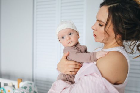 Гикавка у немовлят: корисні поради
