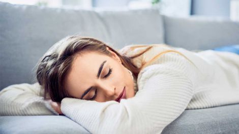 Оптимальну кількість годин сну для довголіття назвали вчені