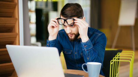 Якість зору: популярні міфи про здоров'я очей розвіяли експерти