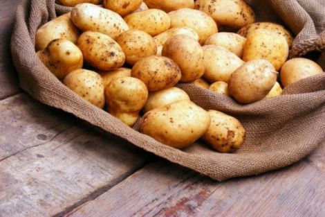 Вживання сирої картоплі