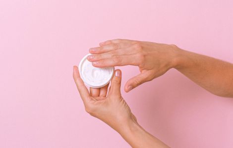 Використання крему для рук