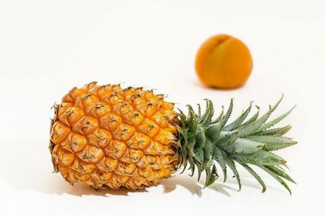 Допомагає схуднути та очистити судини: дієтолог розповів про користь ананасу