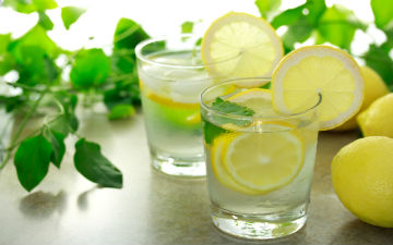 Очищення кишечнику водою з лимоном