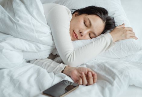 Засіб від безсоння: 5 продуктів, які допоможуть вам краще спати