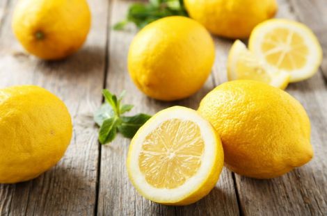 Прості рецепти жироспалюючих напоїв з лимону