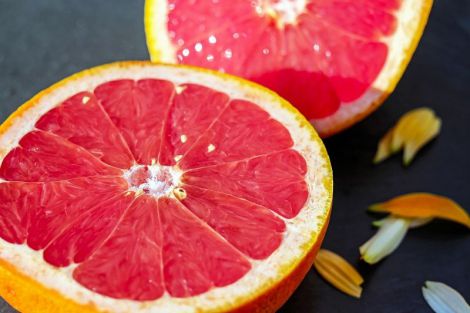За рахунок чого грейпфрут може захистити від раку