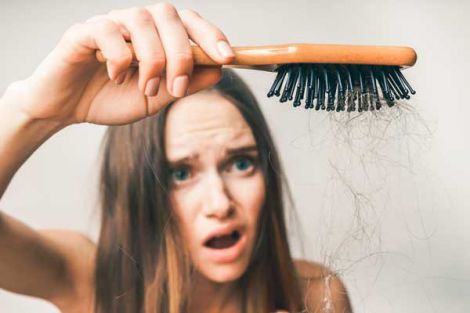 Боротьба з випадінням волосся