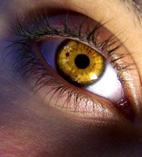 Вчені: у людей, які перехворіли на коронавірус, зросте ризик стати сліпими