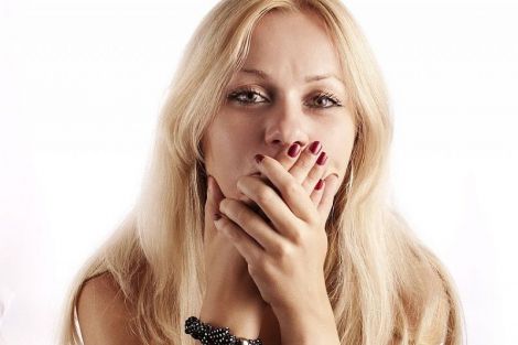 Як побороти неприємний запах з рота? Поради лікаря з Індії
