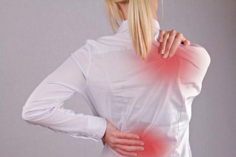 Чому болить спина і що робити, щоб не боліла