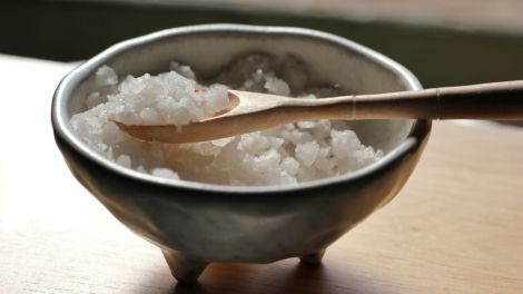 "Біла смерть": про небезпеку прихованих солі і цукру в продуктах попередили вчені