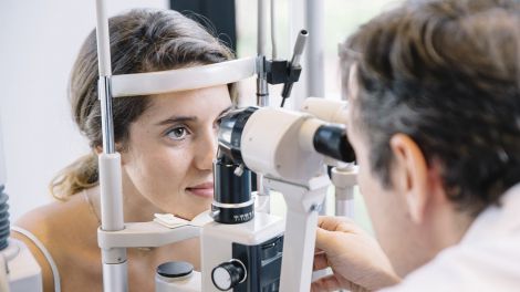 Якість зору: як знизити ризик небезпечного вікового захворювання очей