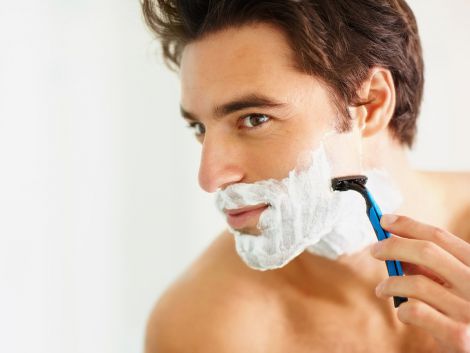 Деяким чоловікам не рекомендують голити обличчя
