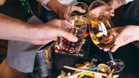 Як правильно пити алкоголь, щоб не погладшати