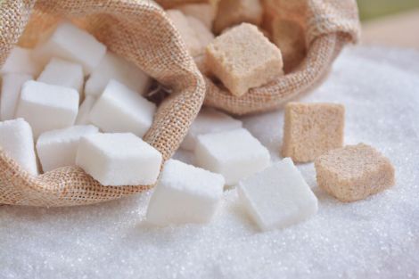 Дієтолог розповіла, до чого може призвести різка відмова від цукру