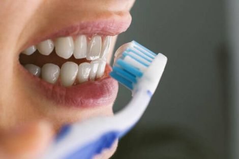 Рецепт відбілювальної та протизапальної пасти для зубів