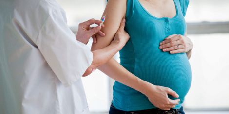 Вакцинація мами під час вагітності захистить дитину від Омікрону