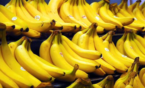 Кому небезпечно їсти банани