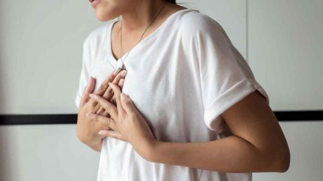 Причини болю у грудях