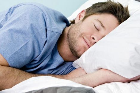 Вчені розповіли про користь денного сну