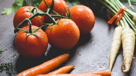 Користь моркви та томатів