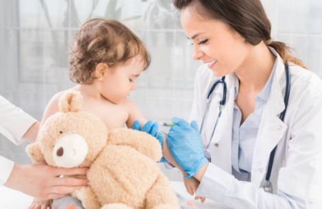 Огляд дитини в ендокринолога