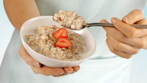 Вівсянка на сніданок: як зробити кашу смачною та корисною
