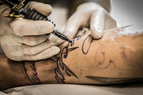 Вчені розповіли про психологічні проблеми людей з татуюваннями