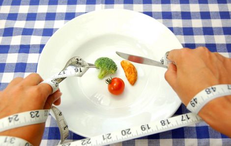Чому при схудненні не можна їсти лише низькокалорійні продукти