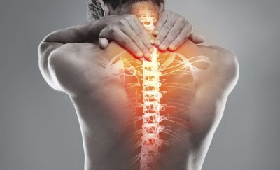 Розвіяний популярний міф про те, що потрібно робити при болях у спині