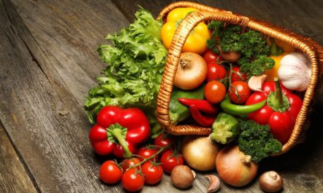 Як правильно мити фрукти, овочі та зелень перед вживанням?