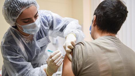 Бустерна вакцинація від нового штаму коронавірусу