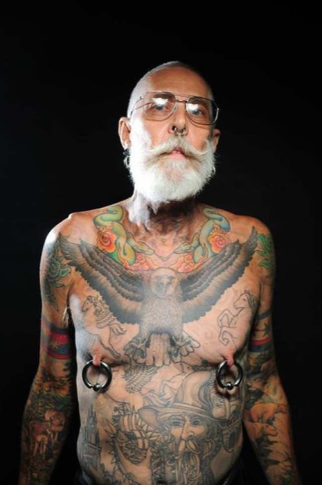 14-seniors-finally-reveal-what-tattoos-look-like-when-youre-older-1_1.jpg (60.53 Kb)