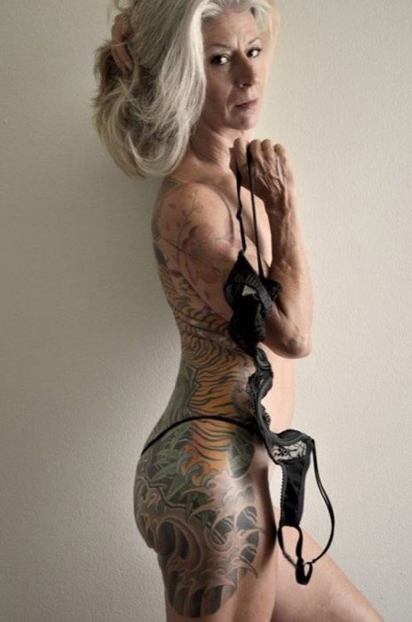 14-seniors-finally-reveal-what-tattoos-look-like-when-youre-older-8.jpg (60.97 Kb)