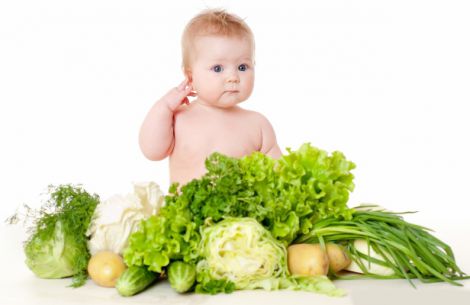 cute-baby-boy-fresh-vegetables-eating-wallpaper.jpg (18.7 Kb)