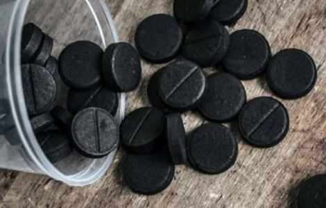 Чому користь активованого вугілля при переїданні - це лише міф Чому користь активованого вугілля при переїданні - це лише міф