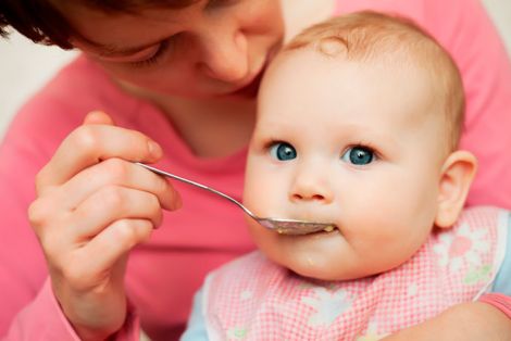 Чи варто годувати малюків молочними продуктами з магазину Чи варто годувати малюків молочними продуктами з магазину